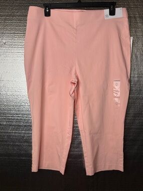 Liz Claiborne Blush Pink Capri Pants